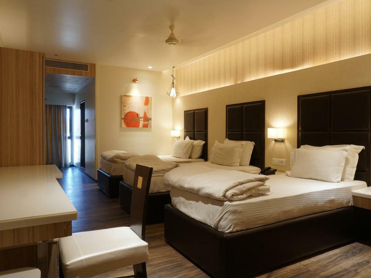 Palette Four Seasons Recreation Resort Τζαλγκαόν Εξωτερικό φωτογραφία