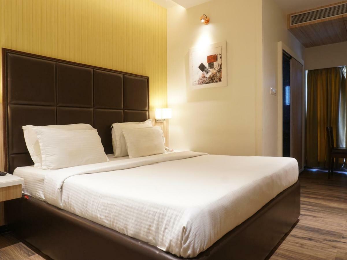 Palette Four Seasons Recreation Resort Τζαλγκαόν Εξωτερικό φωτογραφία