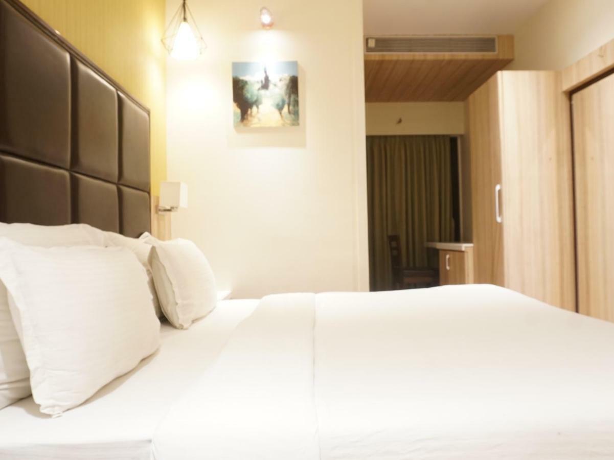 Palette Four Seasons Recreation Resort Τζαλγκαόν Εξωτερικό φωτογραφία