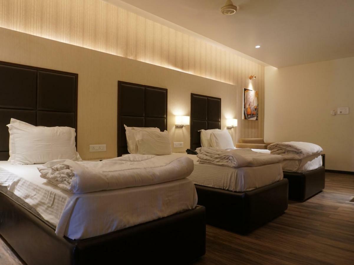 Palette Four Seasons Recreation Resort Τζαλγκαόν Εξωτερικό φωτογραφία