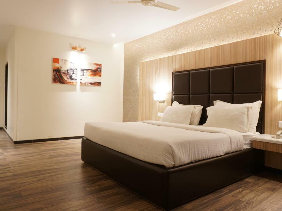 Palette Four Seasons Recreation Resort Τζαλγκαόν Εξωτερικό φωτογραφία