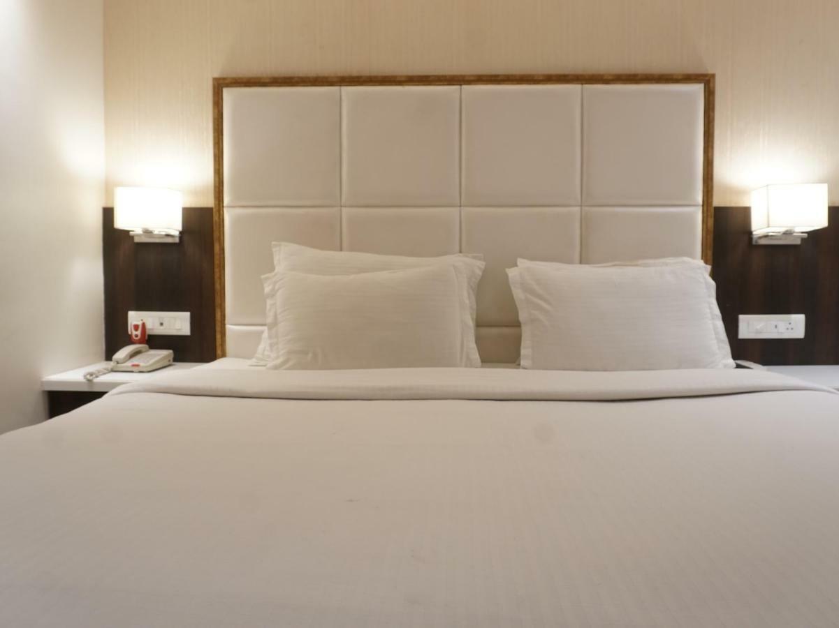 Palette Four Seasons Recreation Resort Τζαλγκαόν Εξωτερικό φωτογραφία