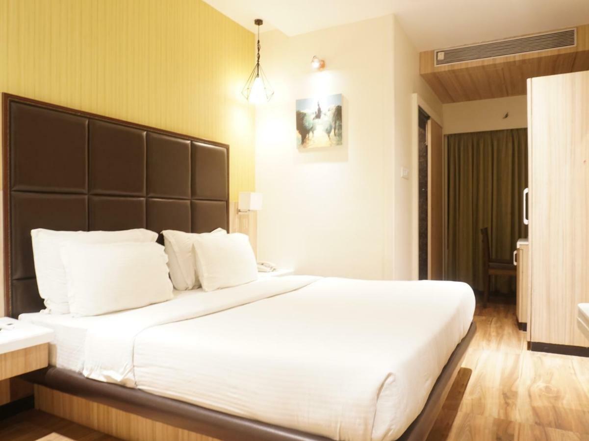 Palette Four Seasons Recreation Resort Τζαλγκαόν Εξωτερικό φωτογραφία