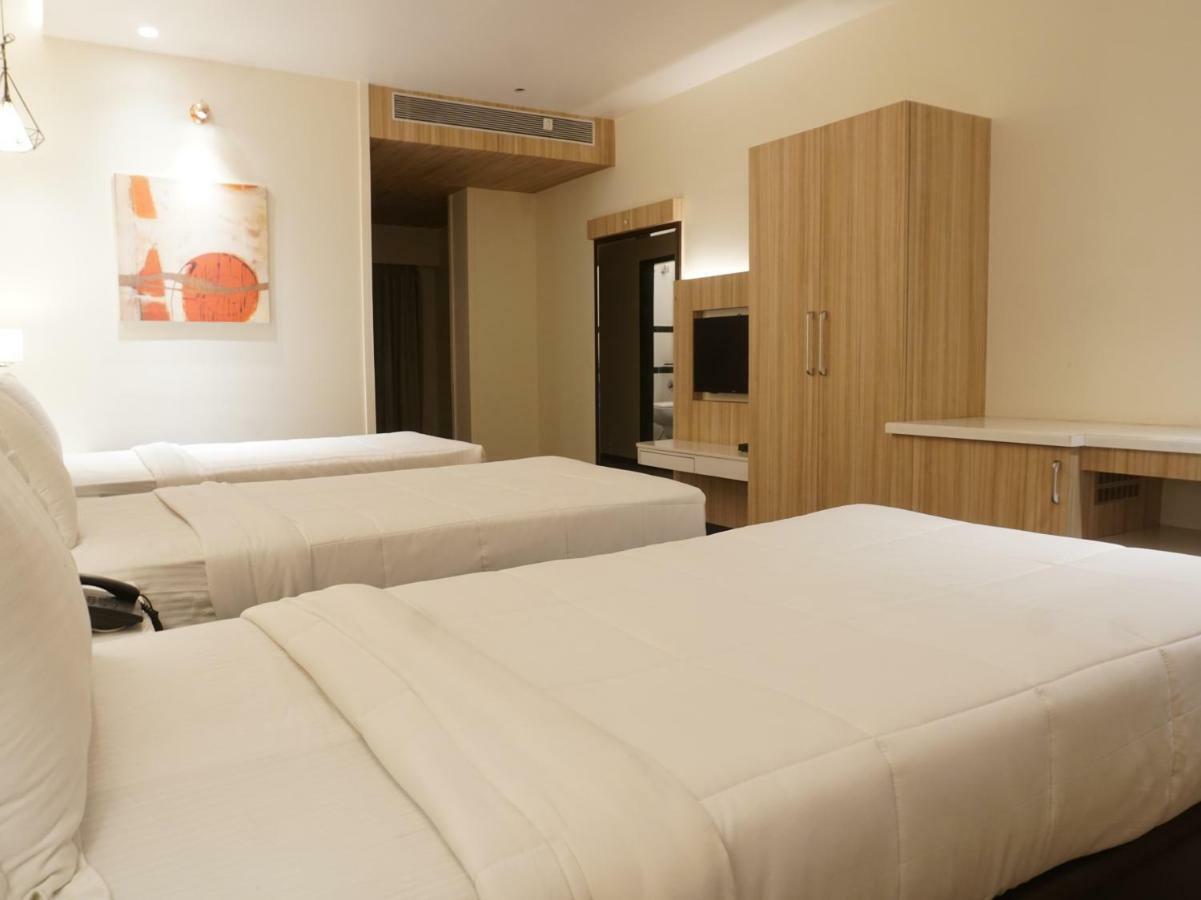 Palette Four Seasons Recreation Resort Τζαλγκαόν Εξωτερικό φωτογραφία