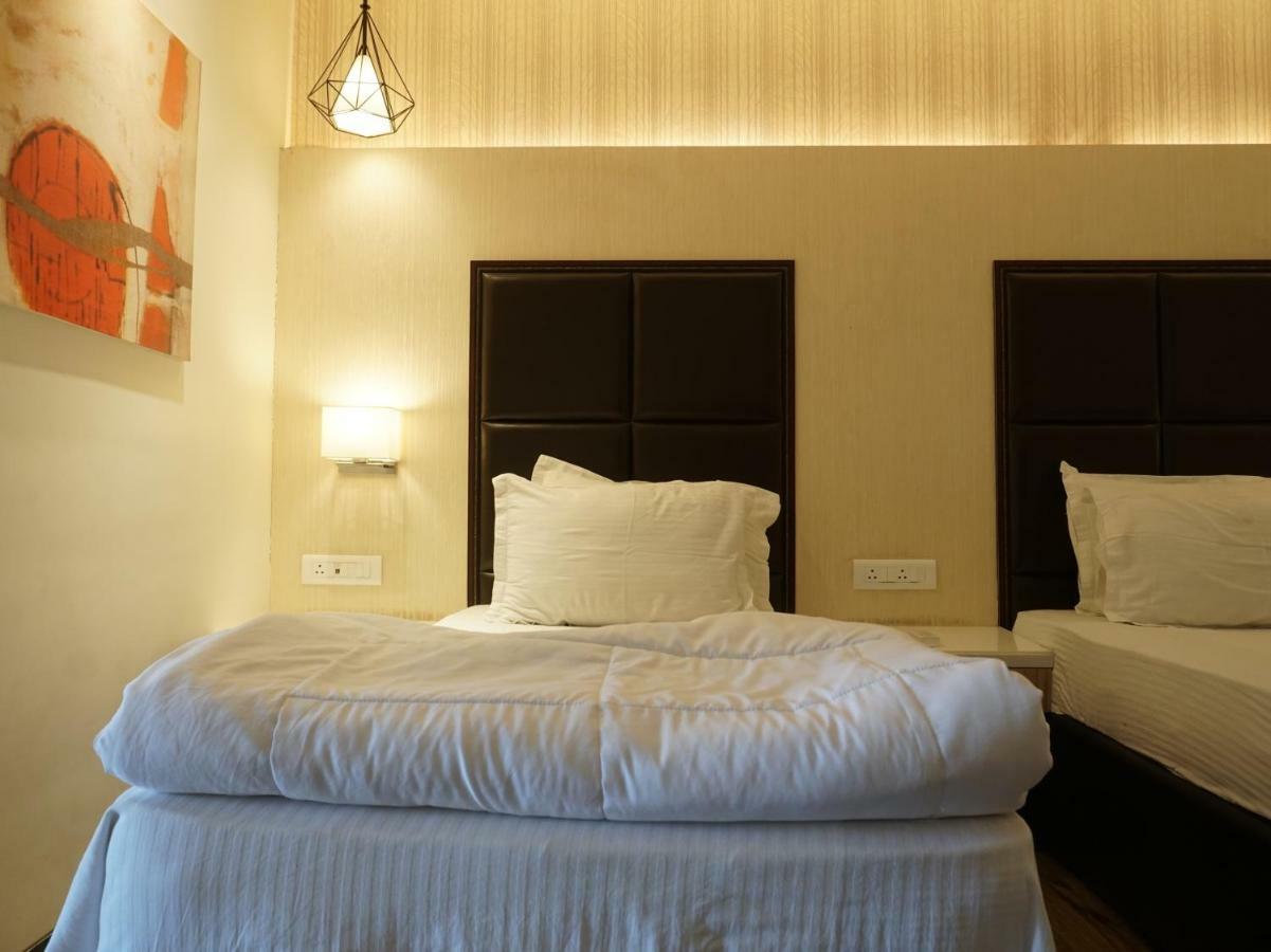 Palette Four Seasons Recreation Resort Τζαλγκαόν Εξωτερικό φωτογραφία