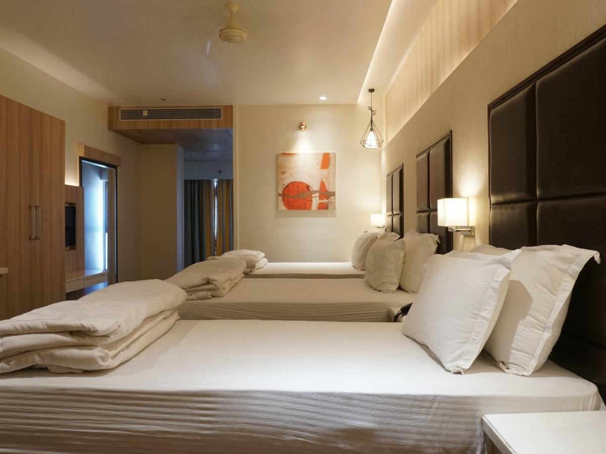 Palette Four Seasons Recreation Resort Τζαλγκαόν Εξωτερικό φωτογραφία