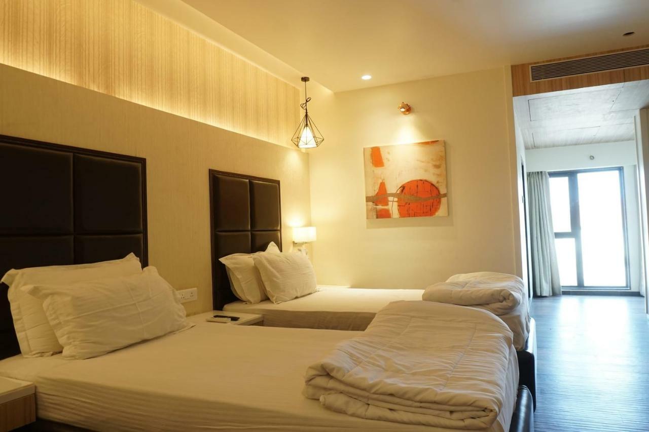 Palette Four Seasons Recreation Resort Τζαλγκαόν Εξωτερικό φωτογραφία