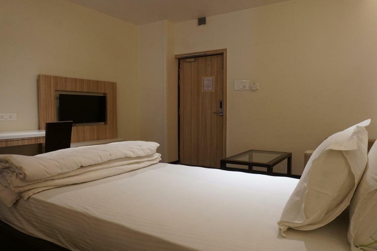 Palette Four Seasons Recreation Resort Τζαλγκαόν Εξωτερικό φωτογραφία