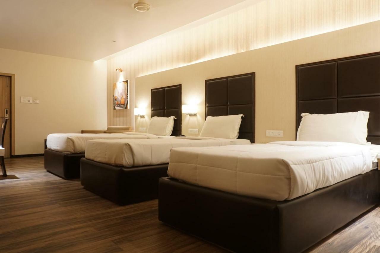 Palette Four Seasons Recreation Resort Τζαλγκαόν Εξωτερικό φωτογραφία